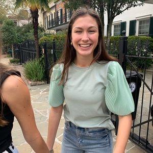 Meet your Posher, Caroline